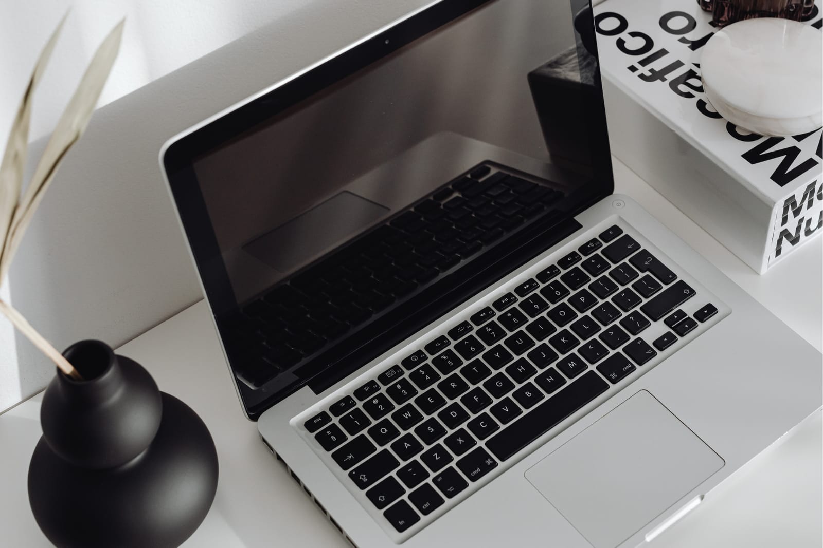 How to Make Money Using Only Your Laptop in a Dorm Room