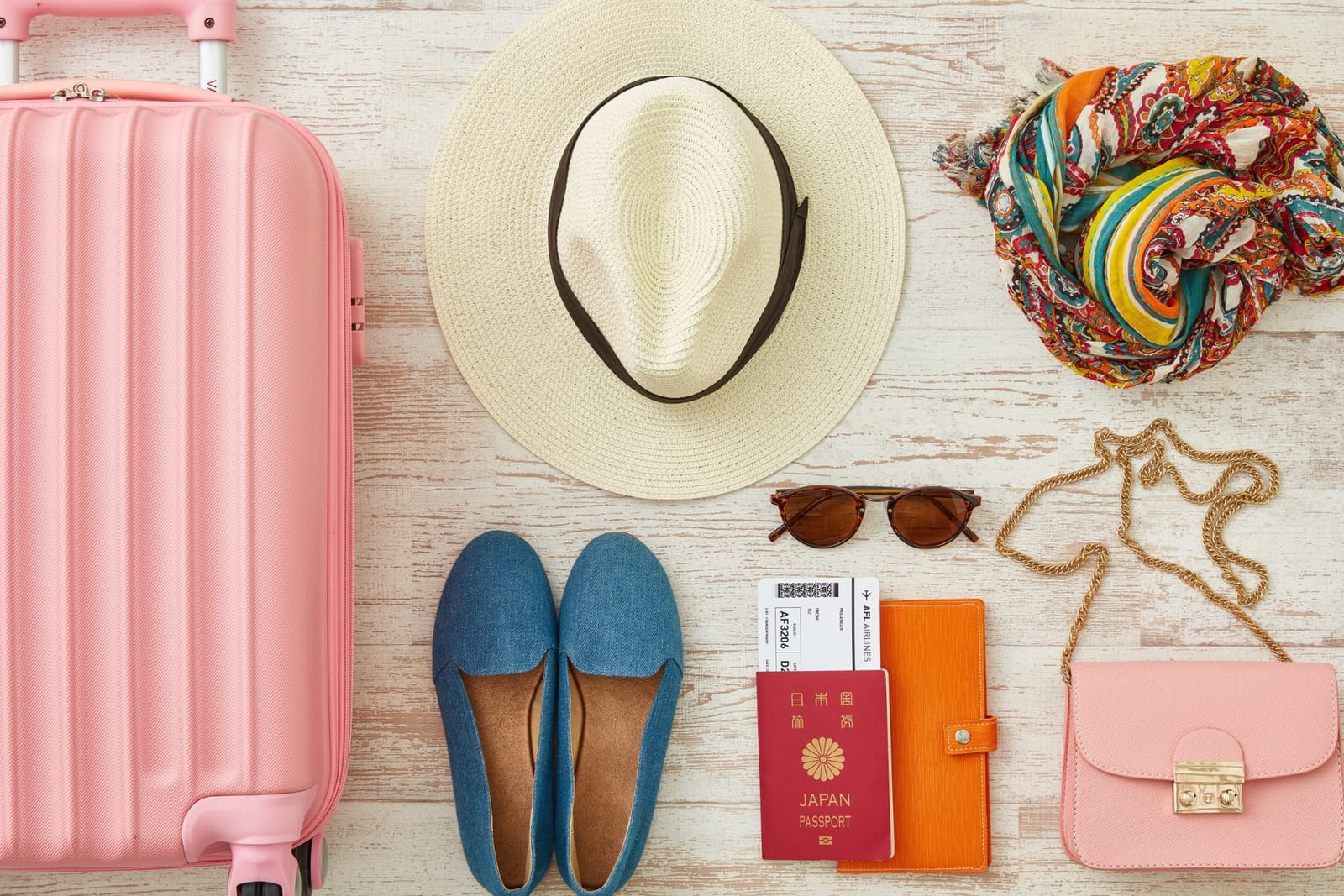 Top Go-To Items to Bring on Vacation: Pack Smart, Travel Easy